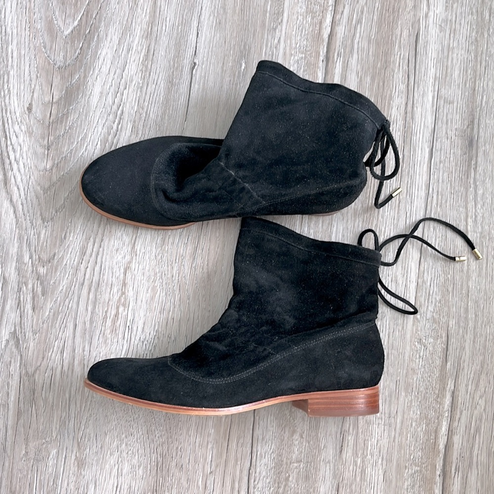 Clarks black slouchy soft booties 7.5
